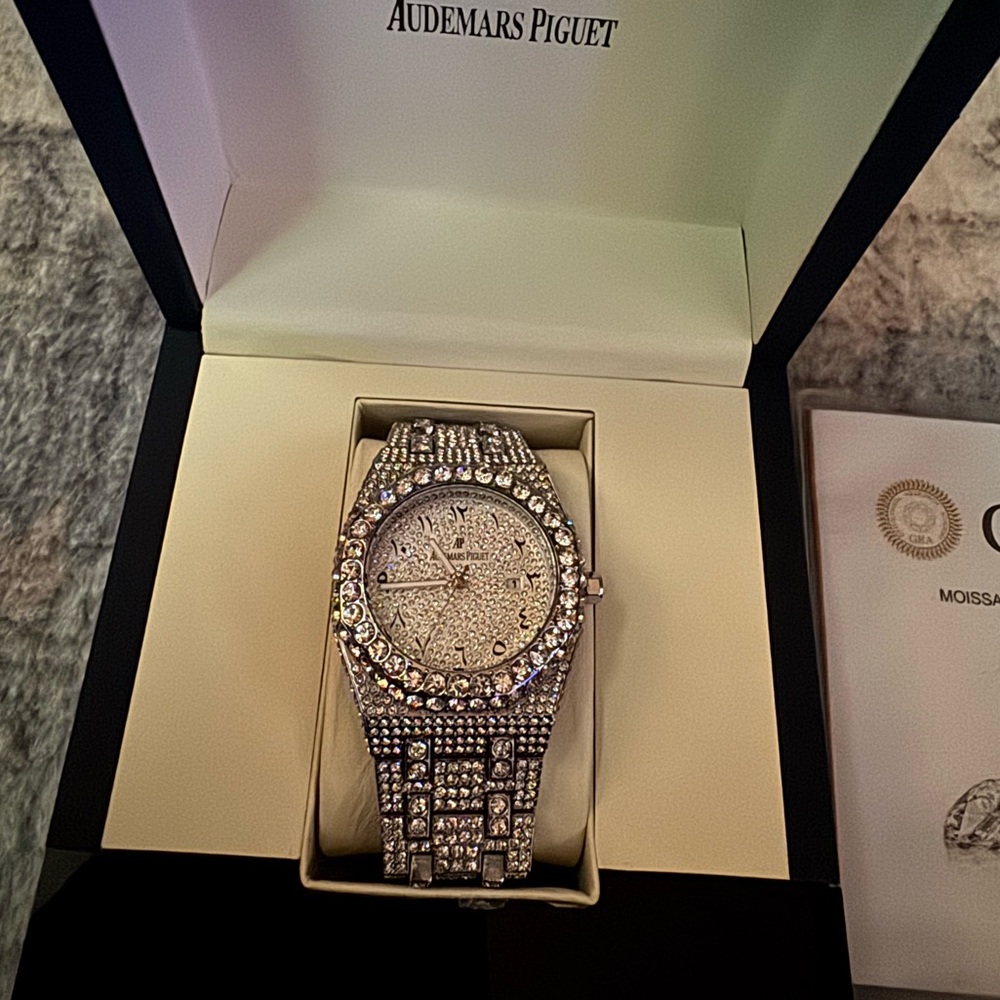 Audemars Piguet Silver Luxury Timepiece